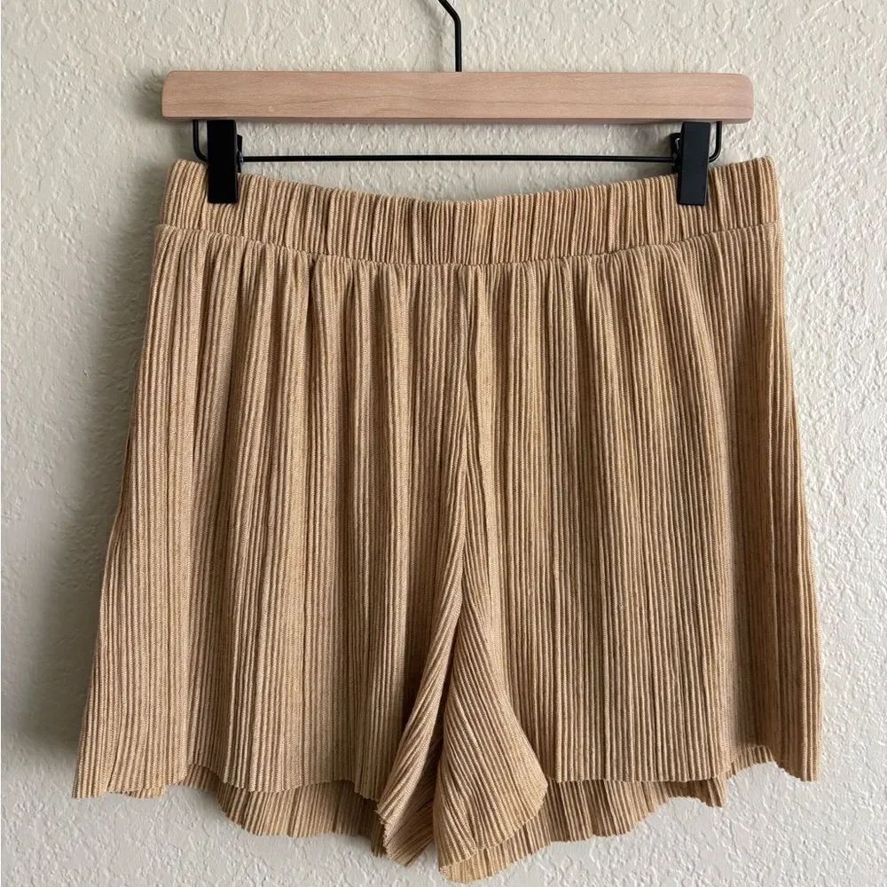 Vero Moda Shorts - NWOT Medium